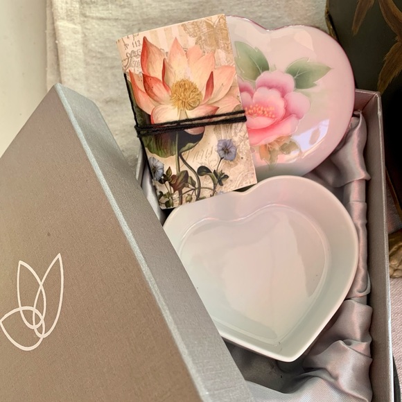 Vintage Lotus Gift Chest w/ Chimes Incense Candles Heart Porcelain Box & More 🌸 - Picture 5 of 10